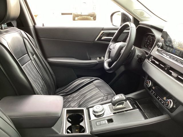 Used 2023 Mitsubishi Outlander SE image 20