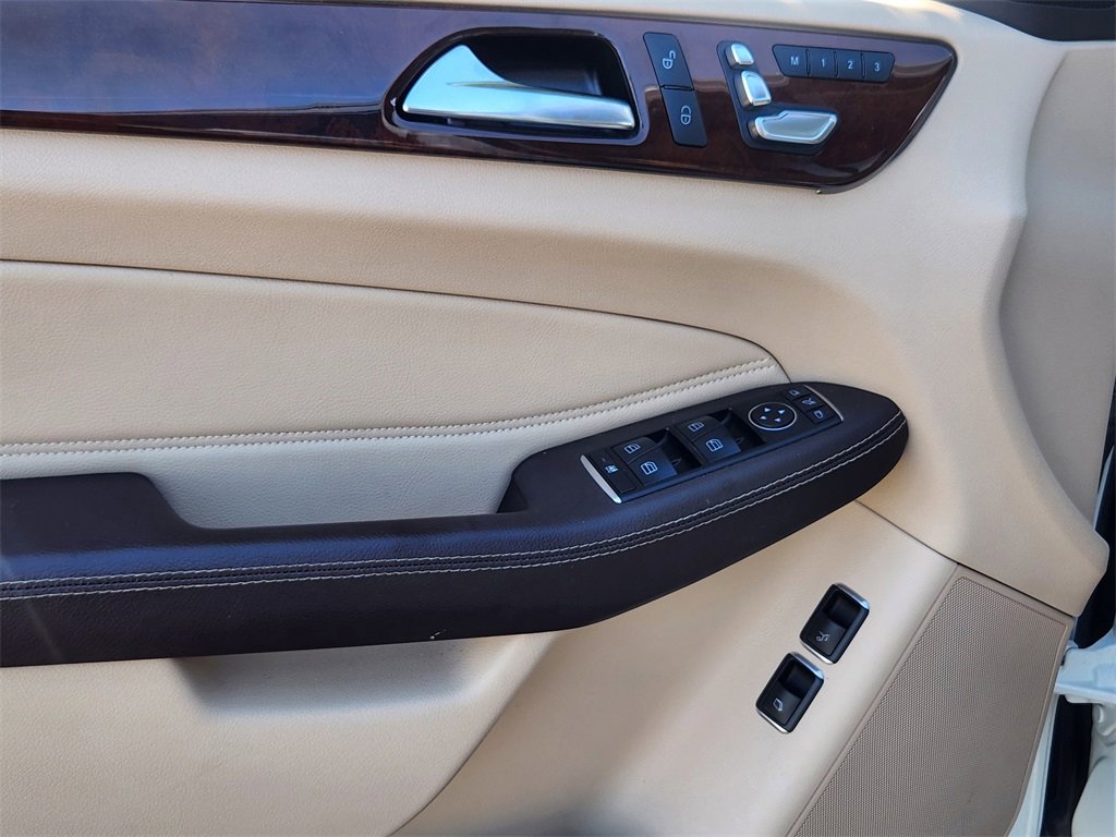 Used 2017 Mercedes-Benz GLS 450 4MATIC image 19