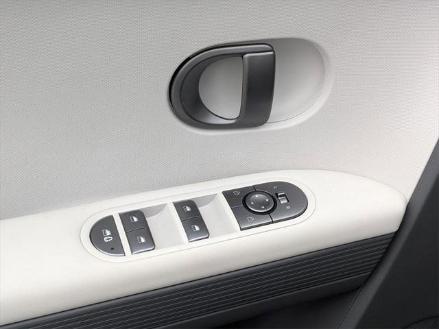 New 2025 Hyundai Ioniq 5 SE image 10