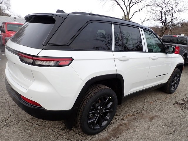 New 2025 Jeep Grand Cherokee Limited w/ MOPAR Finishing Package image 7