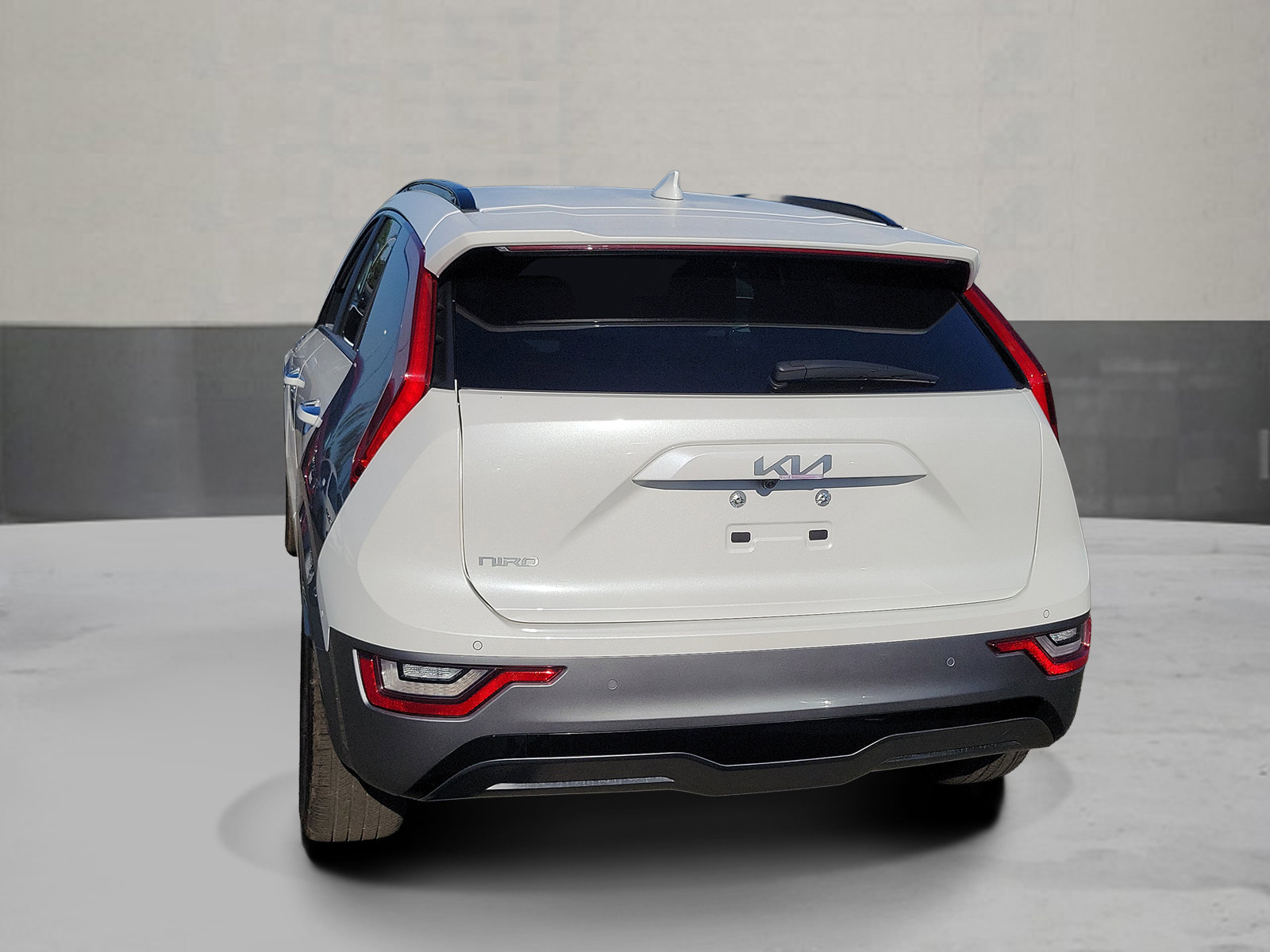 Used 2024 Kia Niro Wave w/ Wave Preserve Package FWD image 4