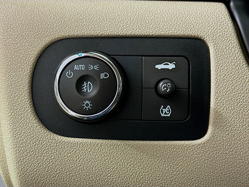 Used 2011 Chevrolet Impala LT w/ Luxury Edition Package image 12