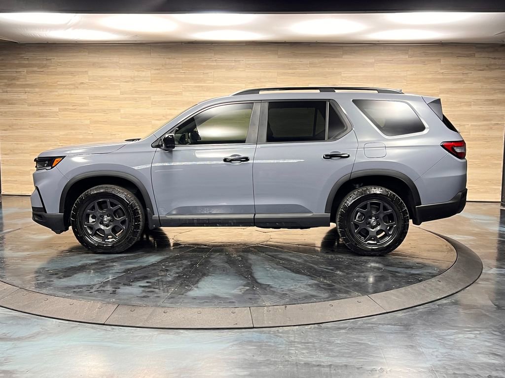 Used 2025 Honda Pilot TrailSport image 19