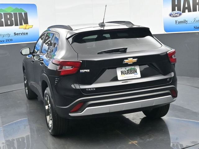 Used 2025 Chevrolet Trax LT w/ LT Convenience Package image 4