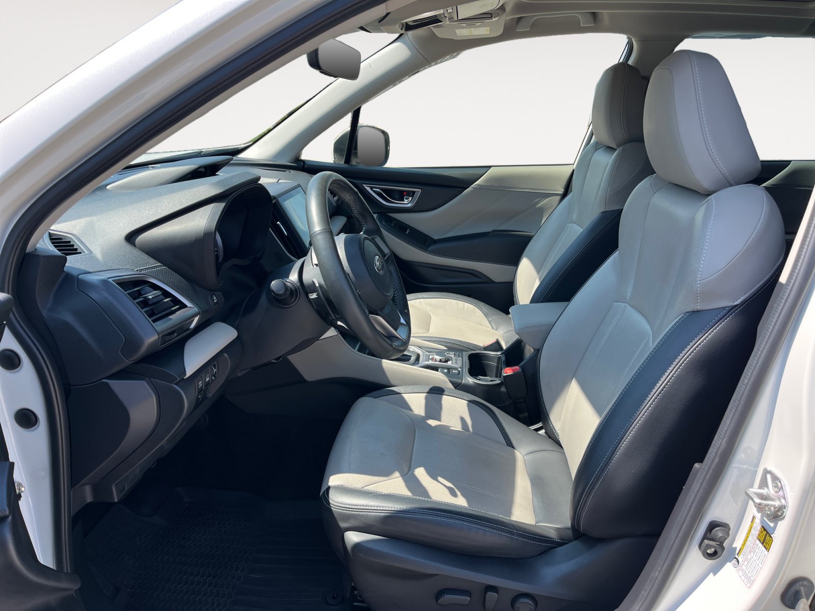 Used 2023 Subaru Forester Limited AWD/4WD image 9