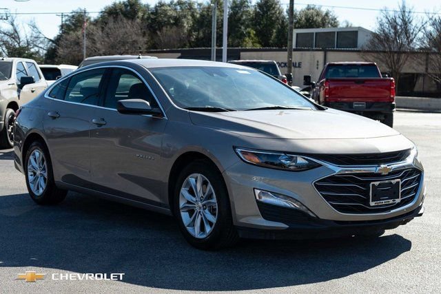 Used 2023 Chevrolet Malibu LT image 3