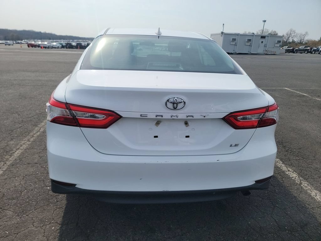 Used 2020 Toyota Camry LE FWD image 5