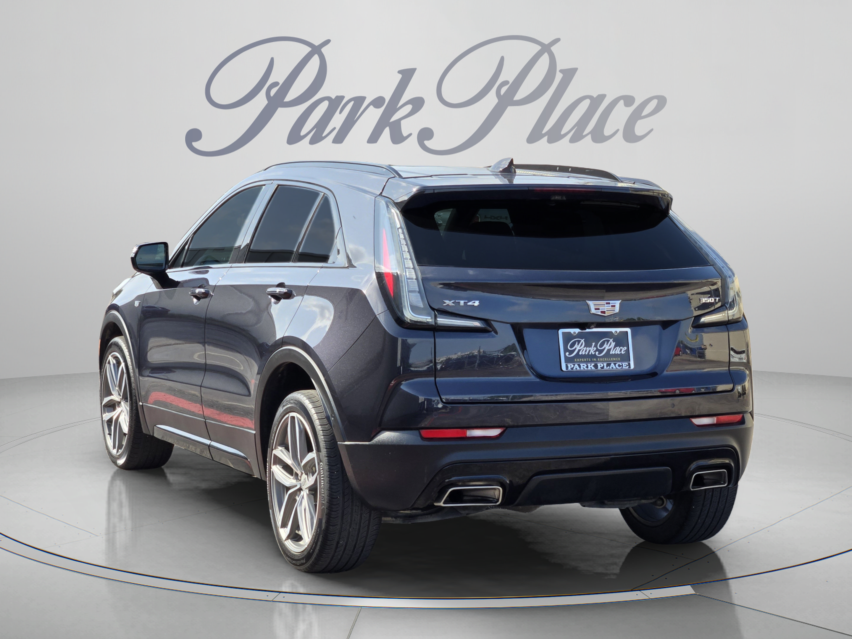 Used 2022 Cadillac XT4 Sport w/ Comfort Package FWD image 3
