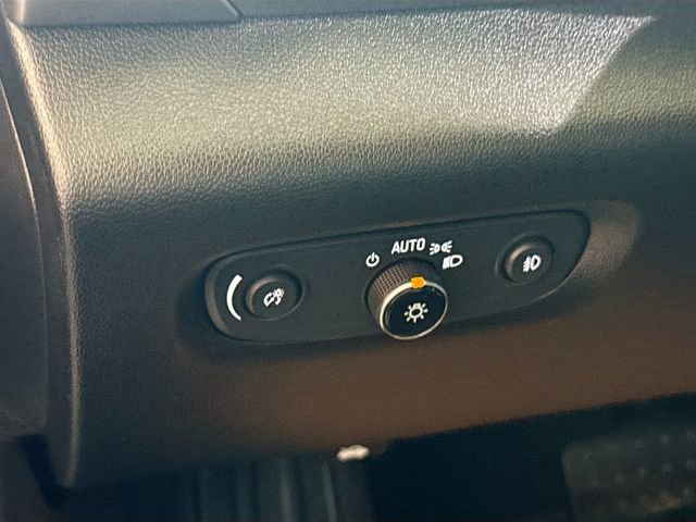 Used 2018 Chevrolet Traverse LT image 11