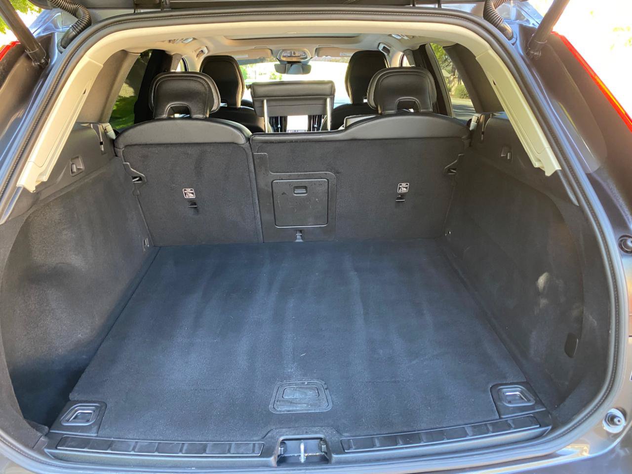 Used 2024 Volvo XC60 B5 Core AWD/4WD image 10