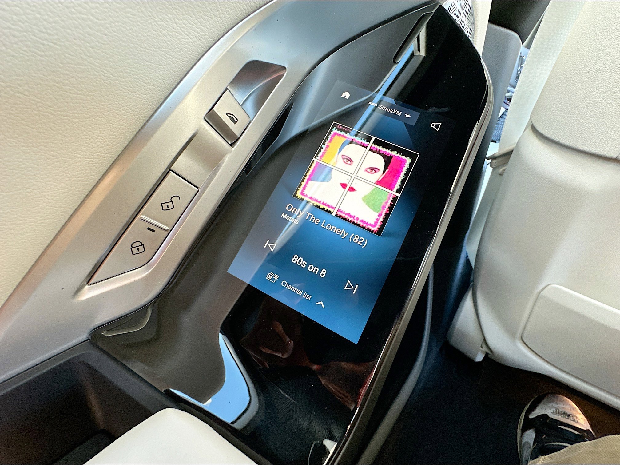 New 2026 BMW 750e xDrive w/ Executive Package image 28