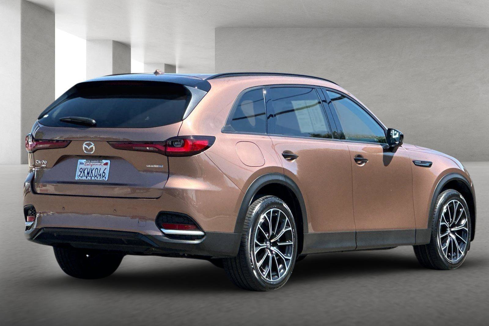 Certified 2025 MAZDA CX-70 Plug-In Hybrid w/ Premium Plus image 4
