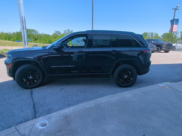 New 2026 Jeep Grand Cherokee Laredo X AWD/4WD image 27