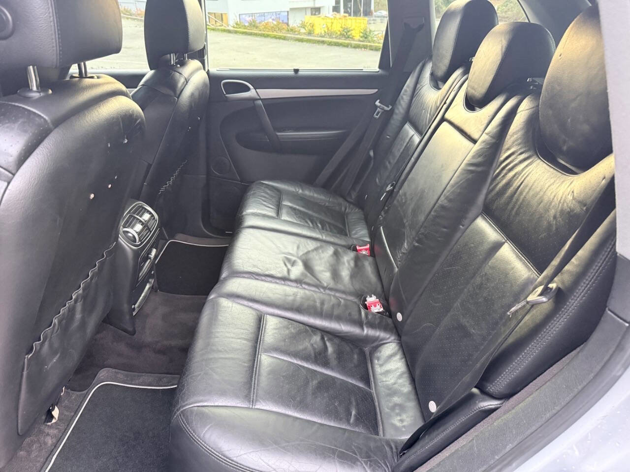 Used 2005 Porsche Cayenne S image 37