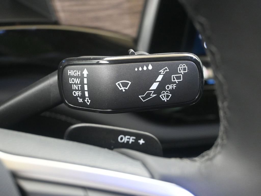 Used 2025 Volkswagen Atlas SEL Premium R-Line image 31