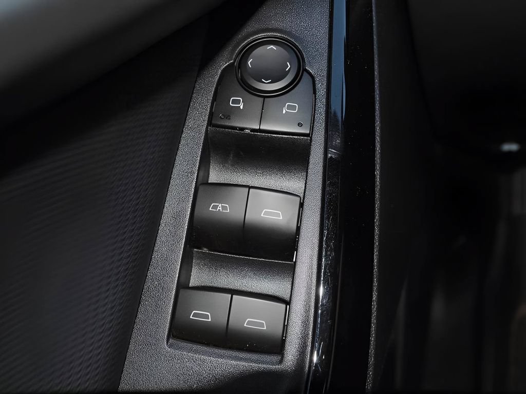 Certified 2026 Chevrolet Equinox LT FWD image 23