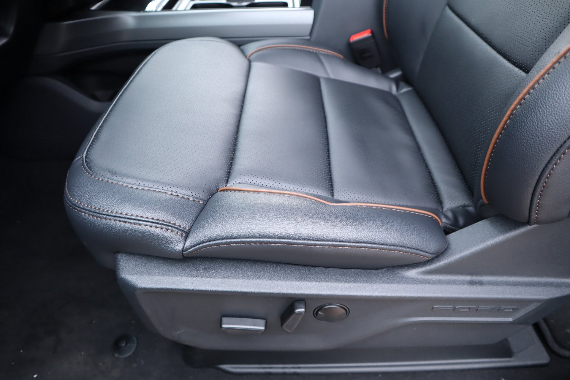 New 2026 Ford F250 Lariat w/ Tremor Off-Road Package image 13