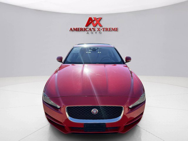 Used 2019 Jaguar XE Premium image 8