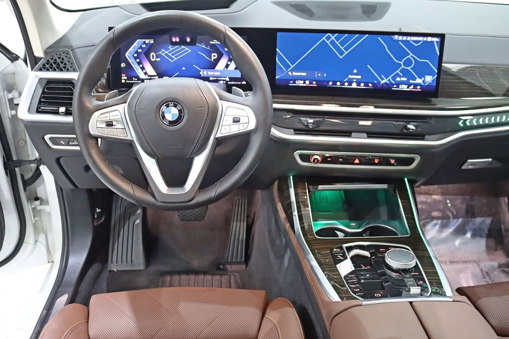 Used 2024 BMW X7 xDrive40i image 14