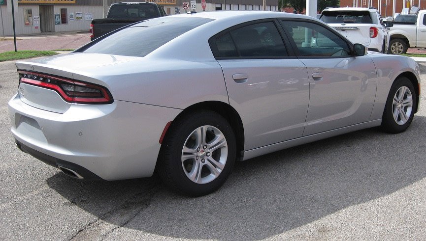 Used 2020 Dodge Charger SXT RWD image 5