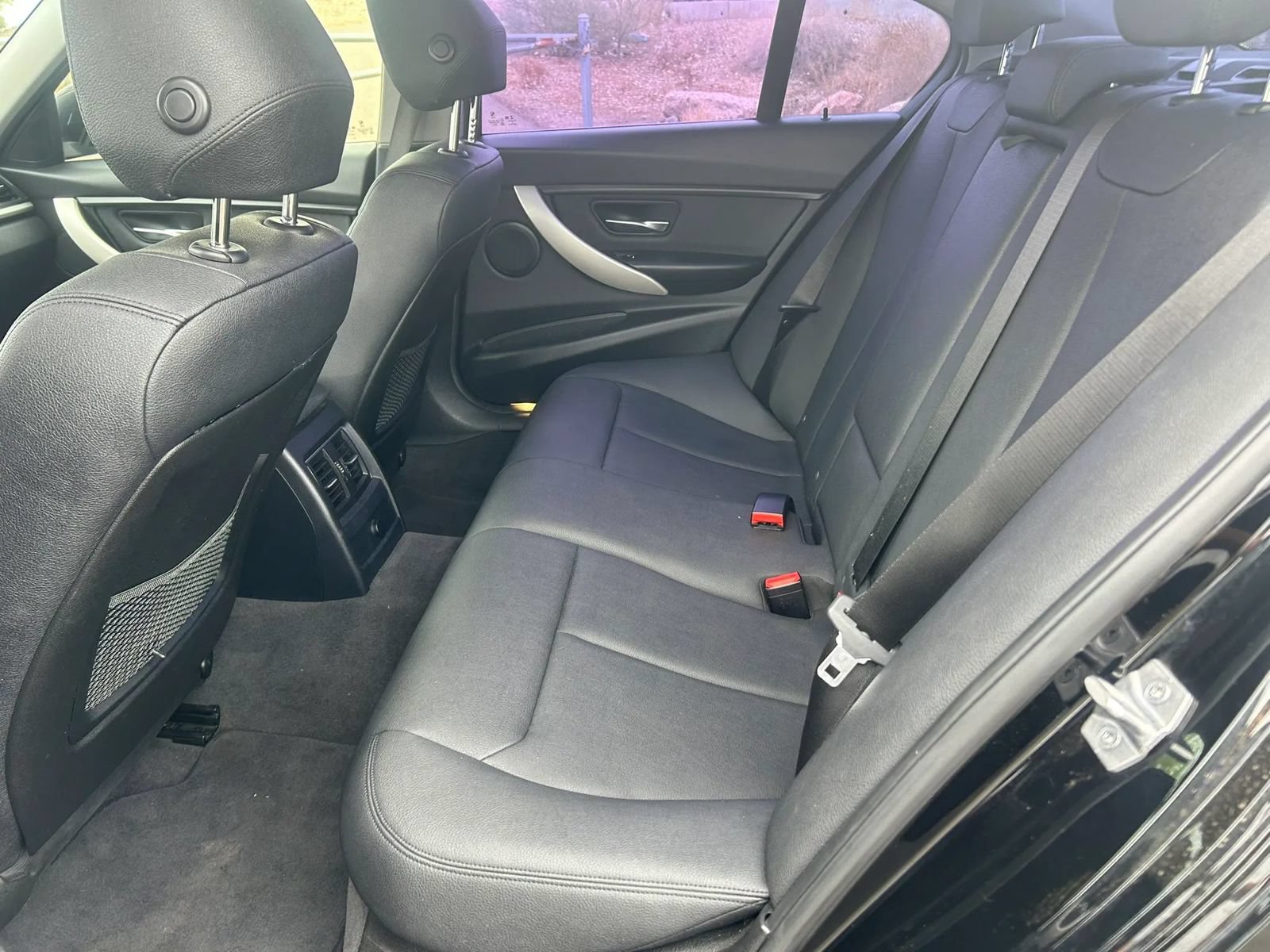 Used 2018 BMW 320i Sedan RWD image 15