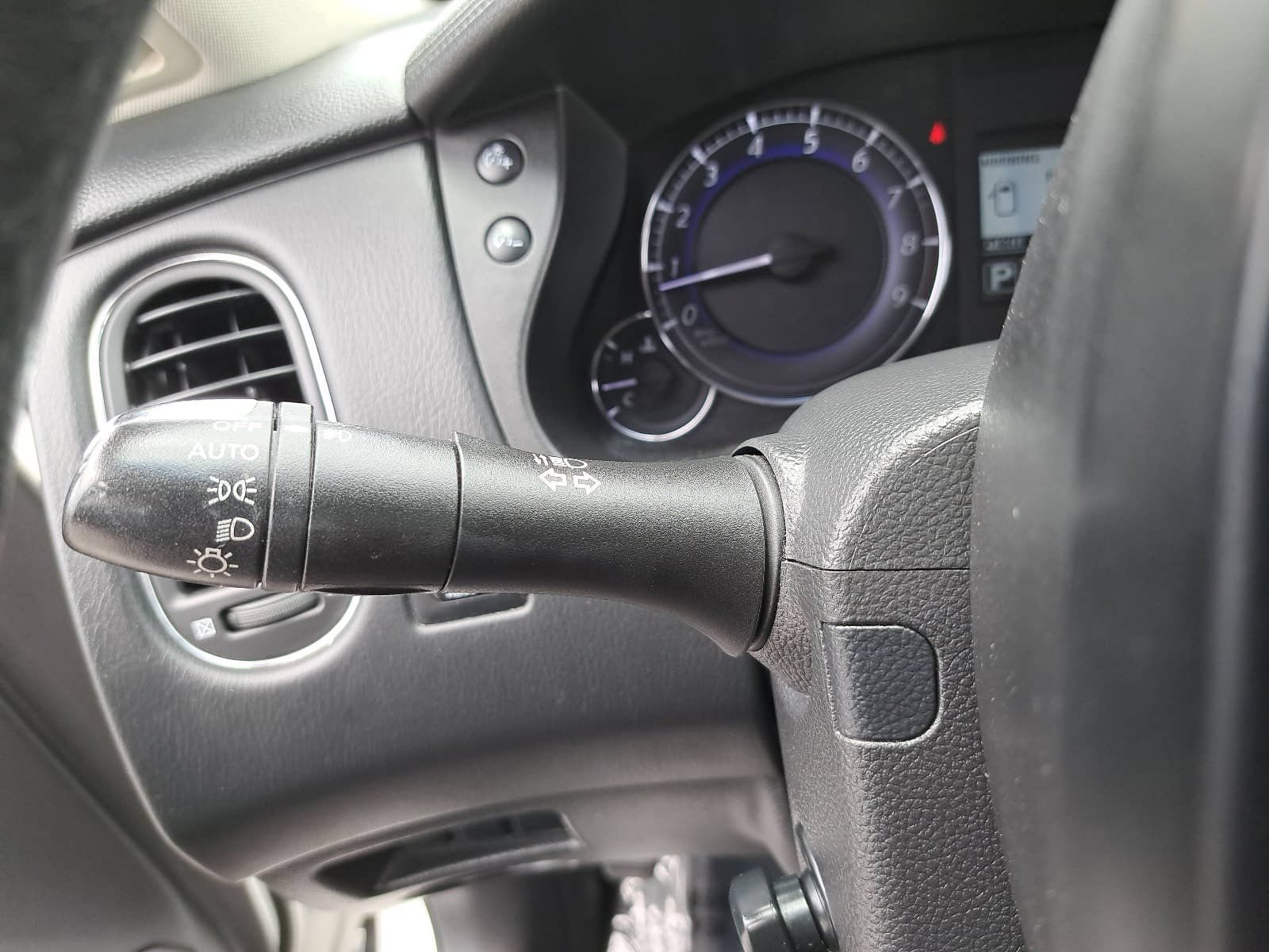 Used 2016 INFINITI QX50 2WD w/ Deluxe Touring Package image 27