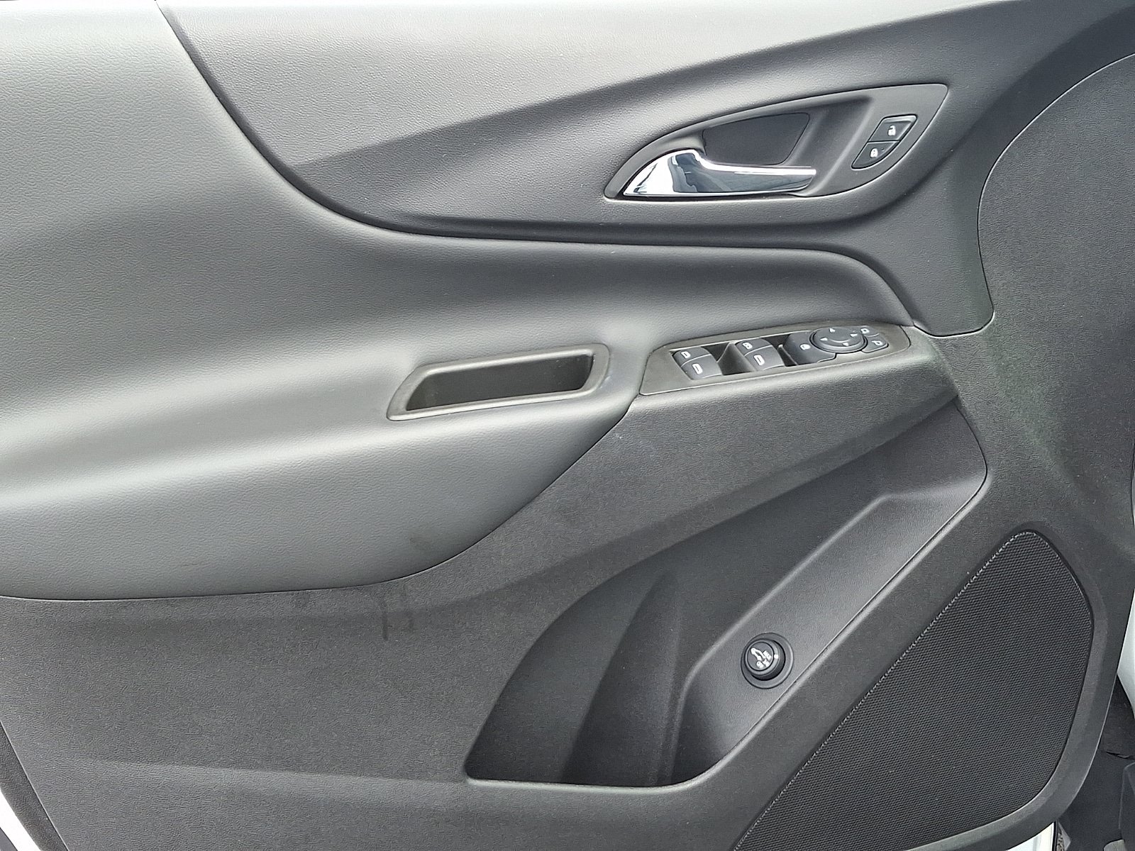 Used 2024 Chevrolet Equinox LT FWD image 12