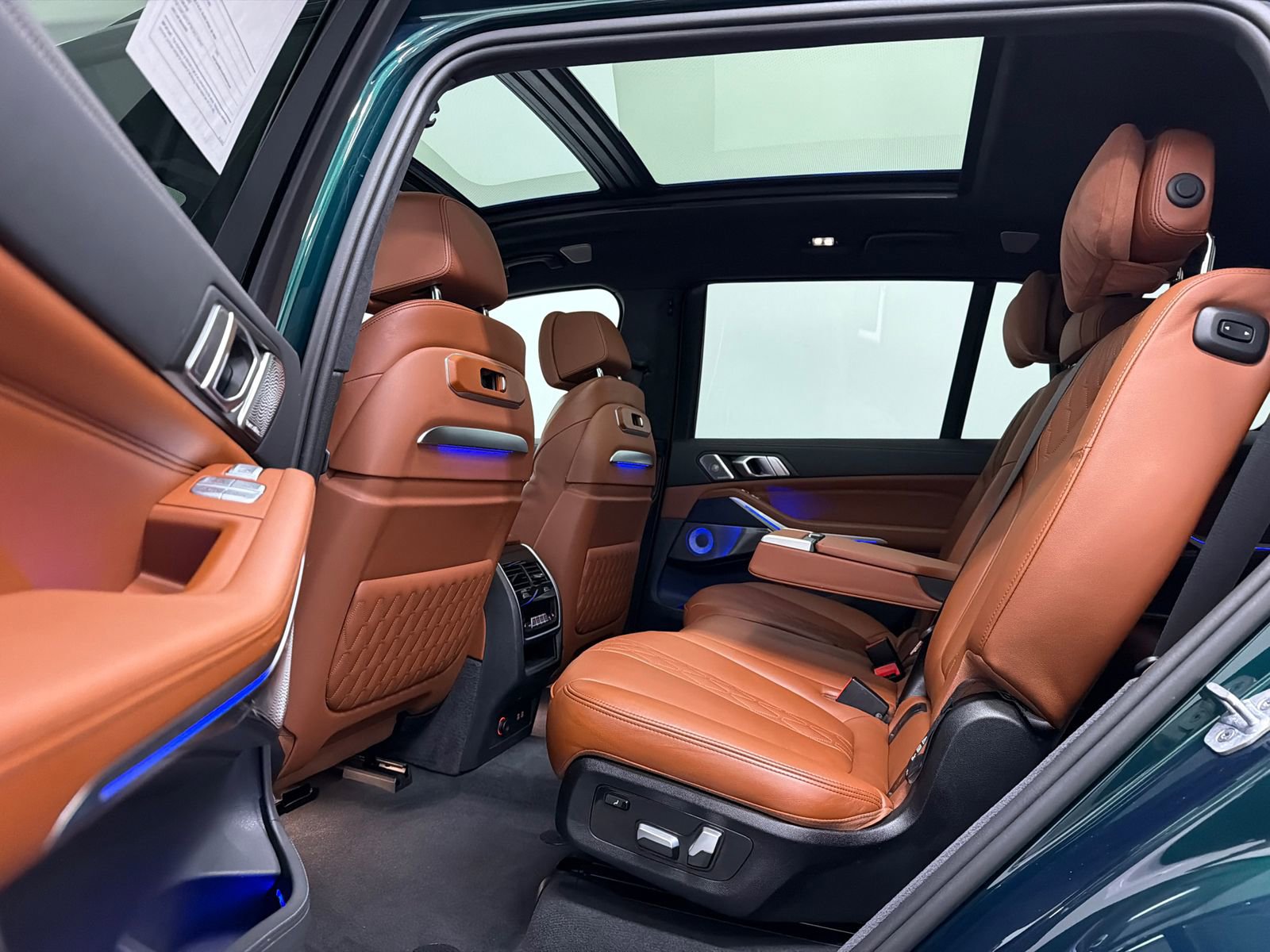 Used 2024 BMW ALPINA XB7 image 26