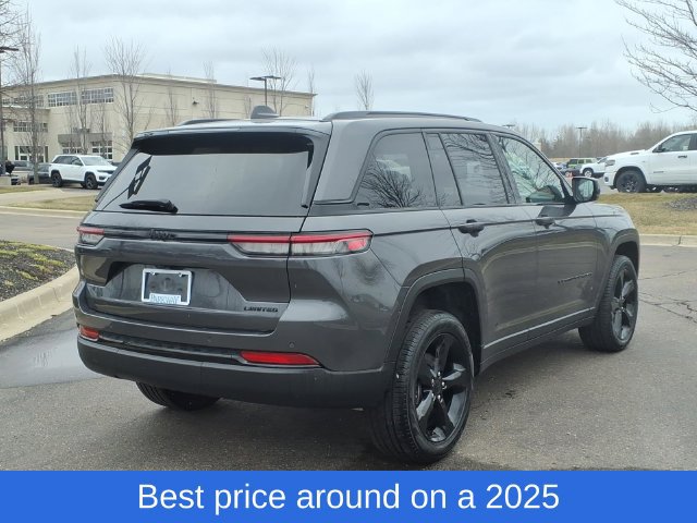 Used 2025 Jeep Grand Cherokee Limited w/ Black Appearance Package RWD image 4