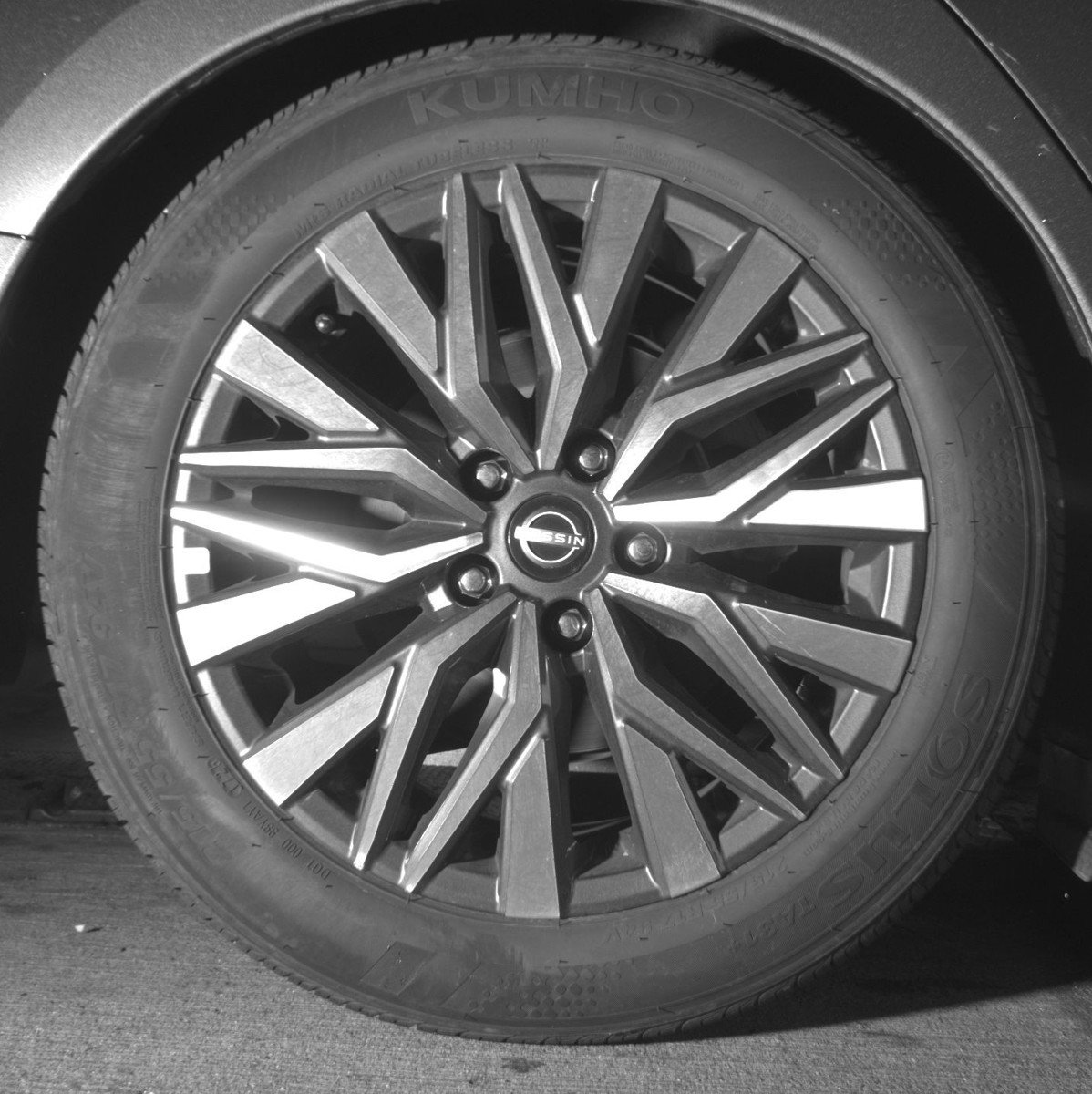 Used 2025 Nissan Altima 2.5 SV FWD image 15