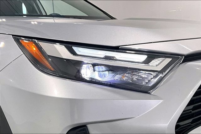 Used 2022 Toyota RAV4 XLE w/ Convenience Package AWD/4WD image 39