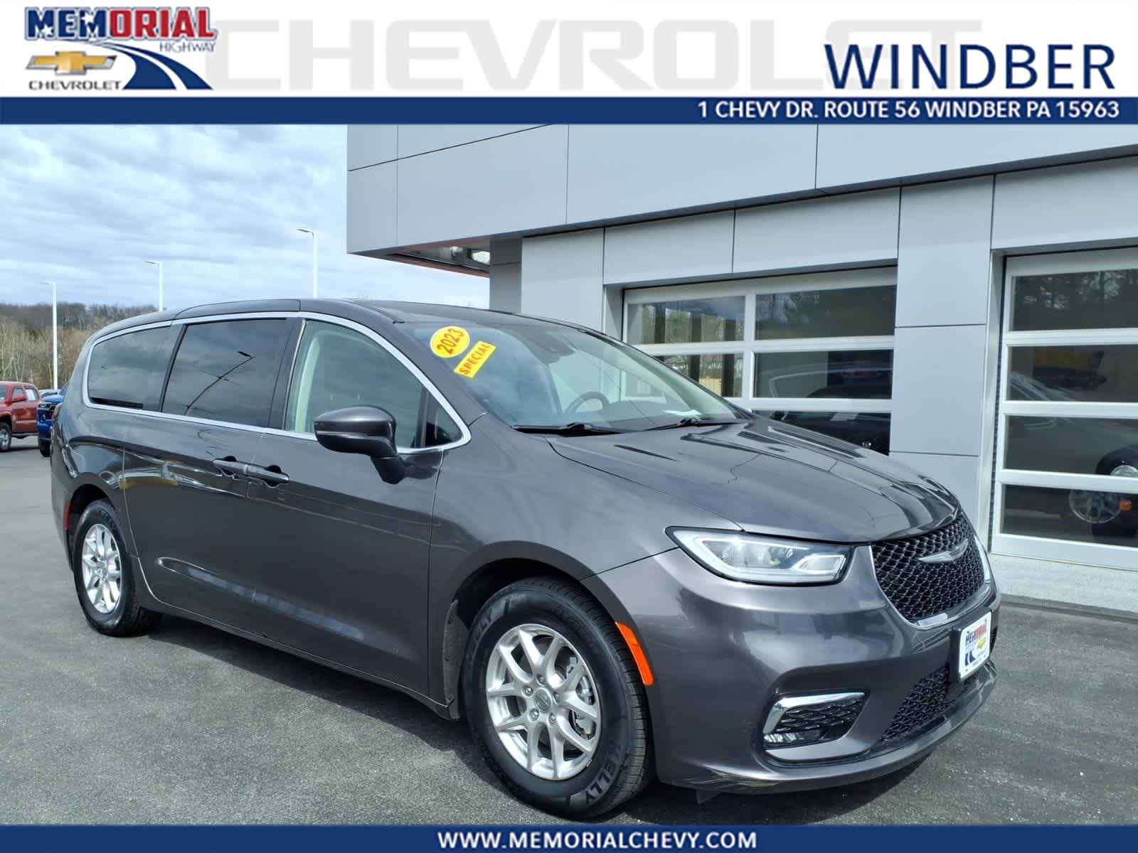 Used 2023 Chrysler Pacifica Touring-L
