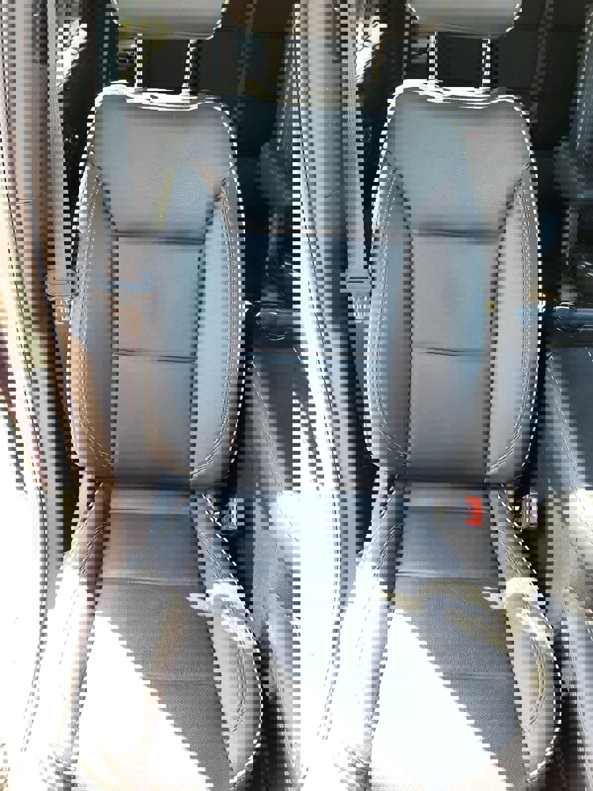 Used 2023 GMC Yukon SLT w/ SLT Premium Package image 18