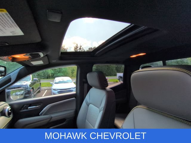 Used 2024 Chevrolet Colorado ZR2 w/ ZR2 Convenience Package III AWD/4WD image 19