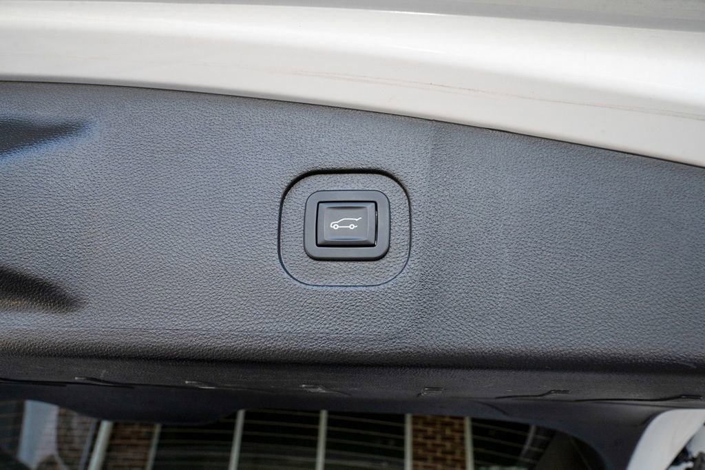 Used 2017 GMC Terrain SLT w/ Driver Alert Package I FWD image 6