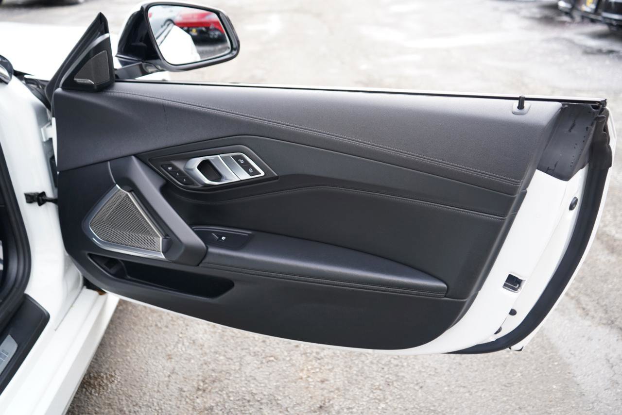 Used 2023 BMW Z4 sDrive30i w/ Premium Package image 64
