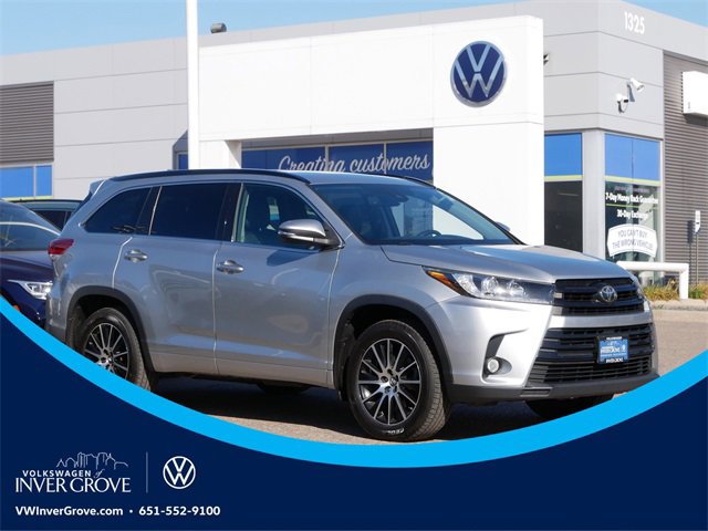 Used 2017 Toyota Highlander SE