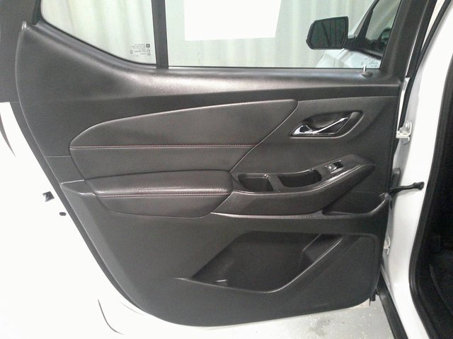 Used 2023 Chevrolet Traverse RS image 20