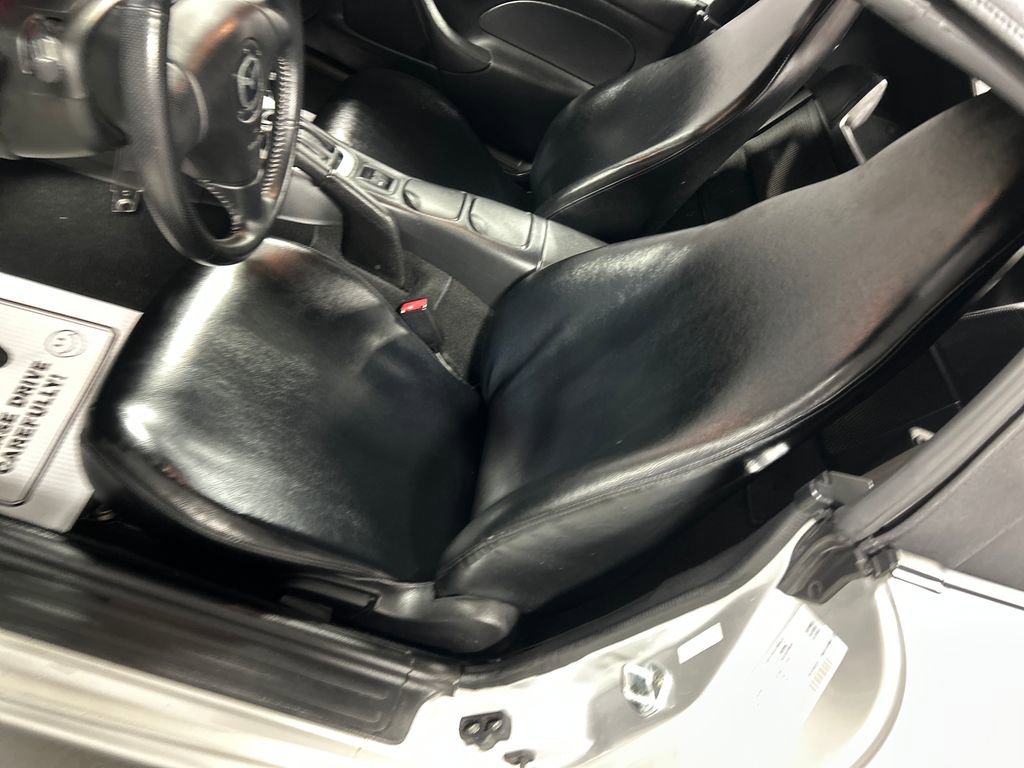 Used 2004 MAZDA MX-5 Miata w/ Cloth Azure Blue Pkg image 10