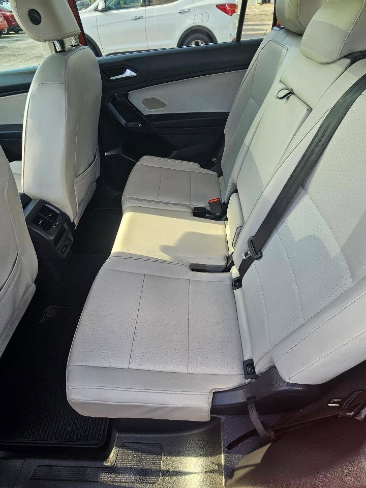 Used 2019 Volkswagen Tiguan SE w/ Panoramic Sunroof Package FWD image 20