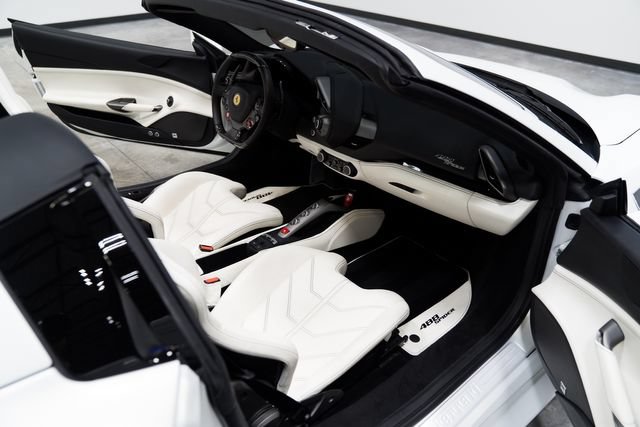 Used 2017 Ferrari 488 Spider RWD image 33