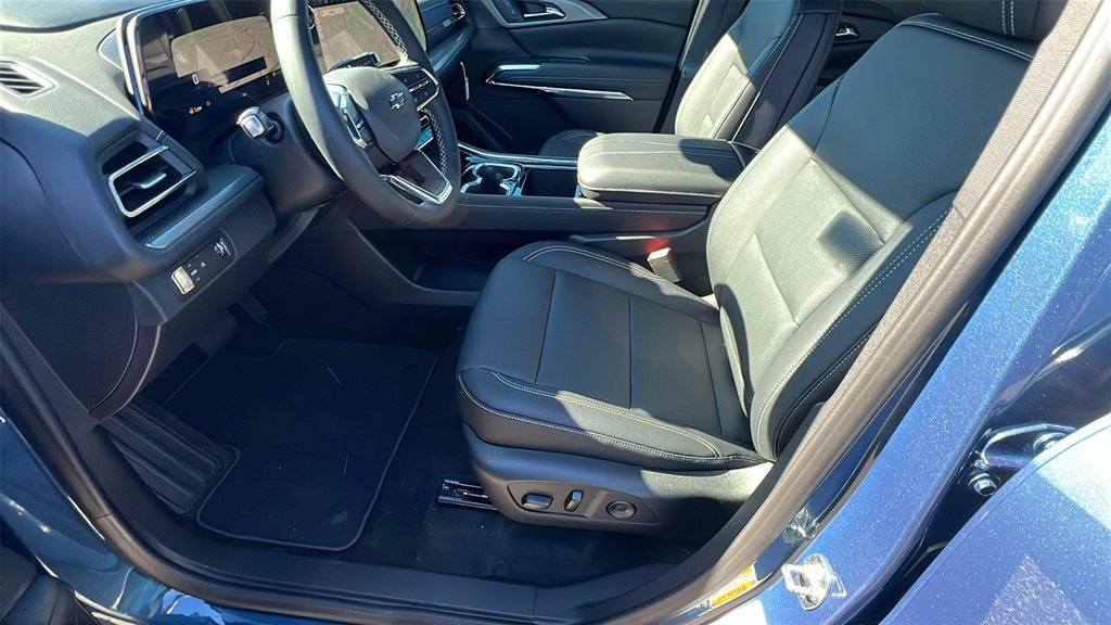 New 2026 Chevrolet Traverse LT w/ Midnight/Sport Edition image 13
