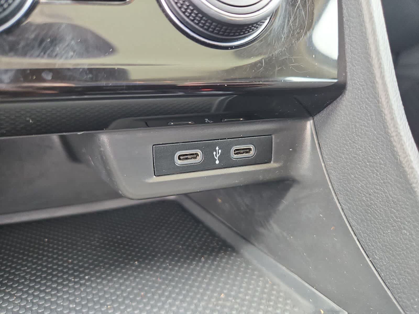 Used 2022 Volkswagen Jetta SE w/ Panoramic Sunroof Package FWD image 29