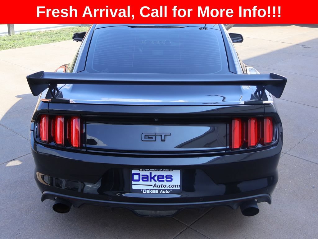 Used 2017 Ford Mustang GT Premium w/ GT Performance Package RWD image 8
