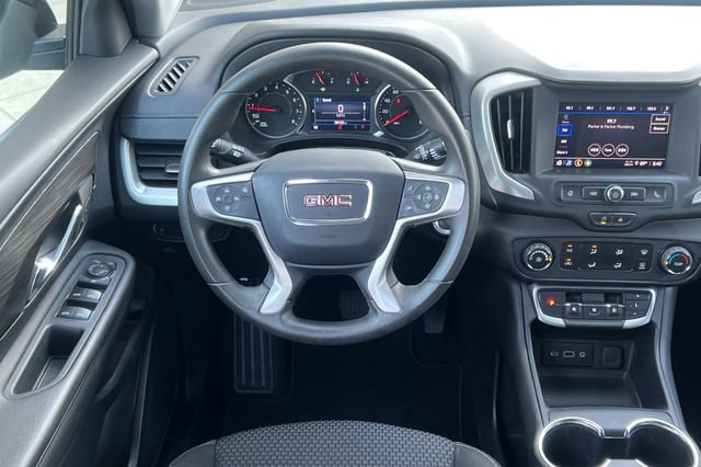 Used 2023 GMC Terrain SLE w/ Elevation Edition image 17