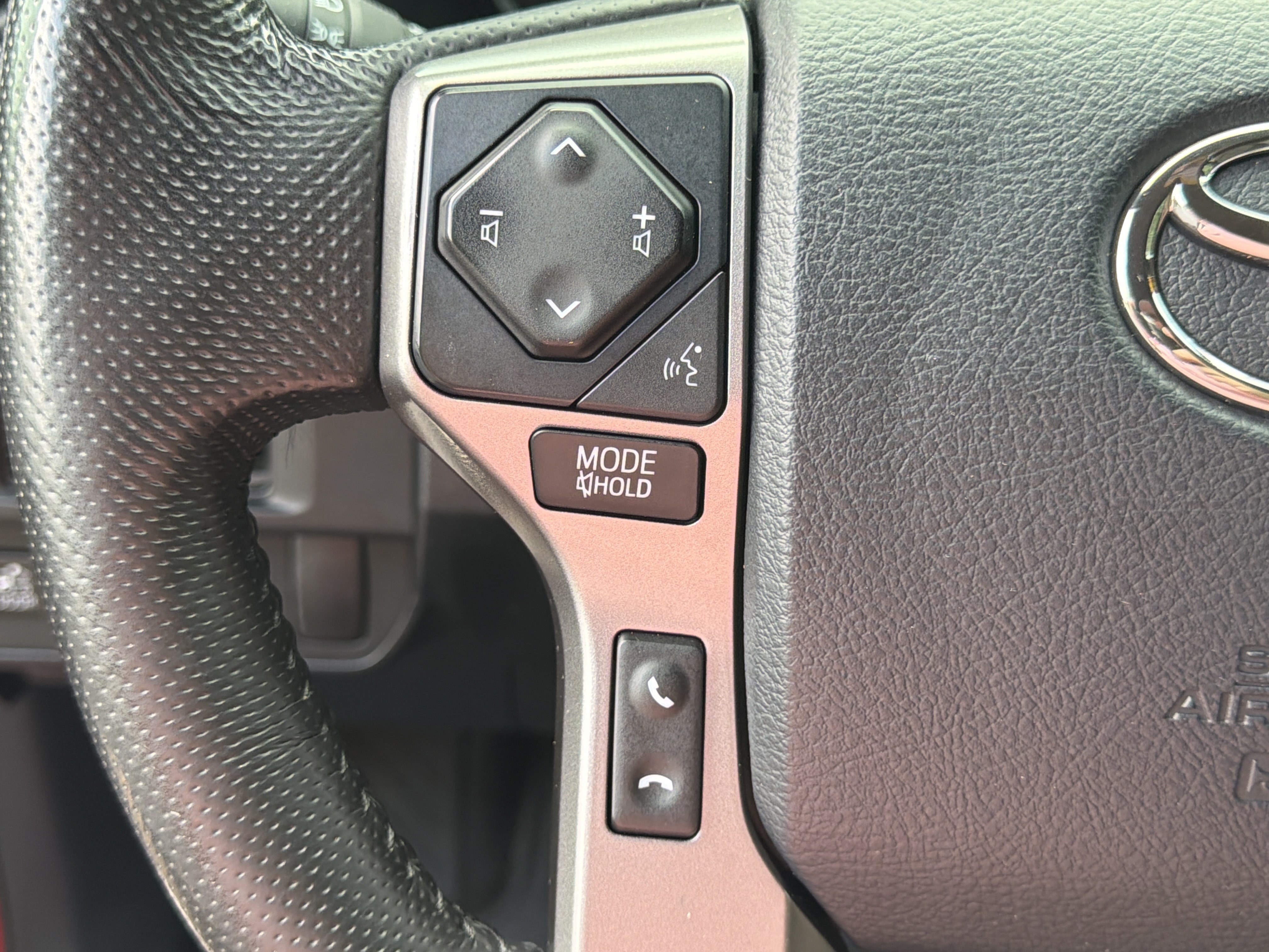 Used 2016 Toyota Tacoma Limited w/ Towing Package RWD image 24