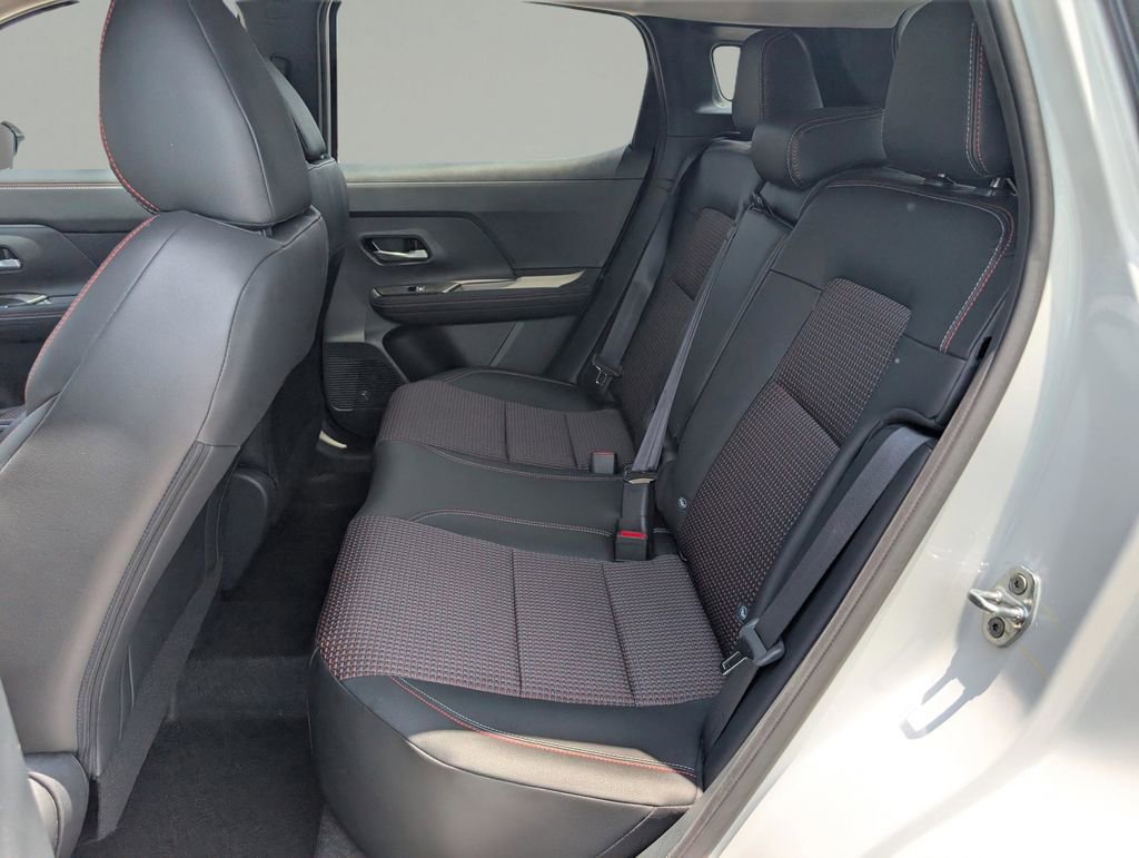 Used 2025 Nissan Kicks SR image 14