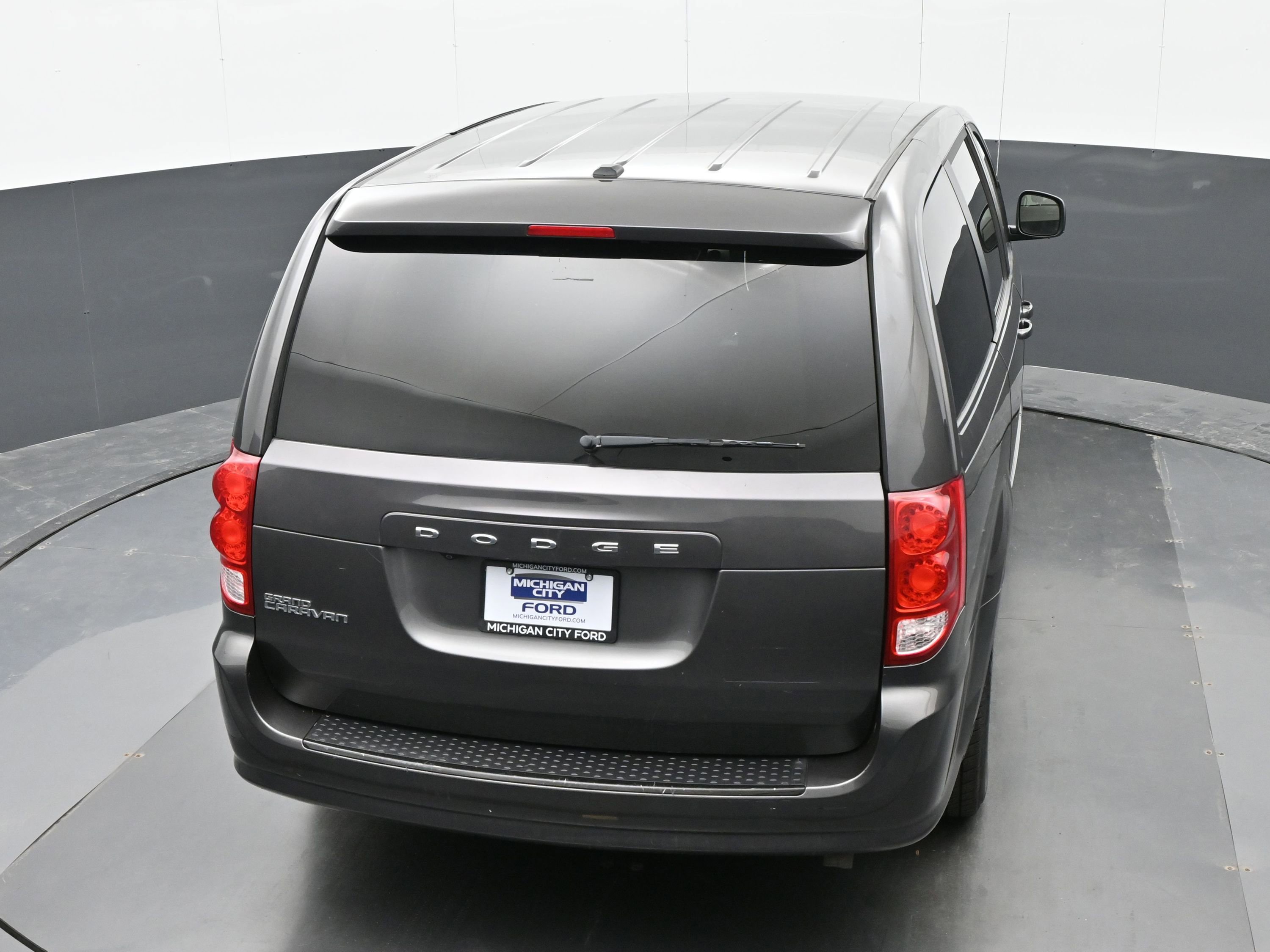Used 2015 Dodge Grand Caravan SXT w/ Blacktop Package image 35