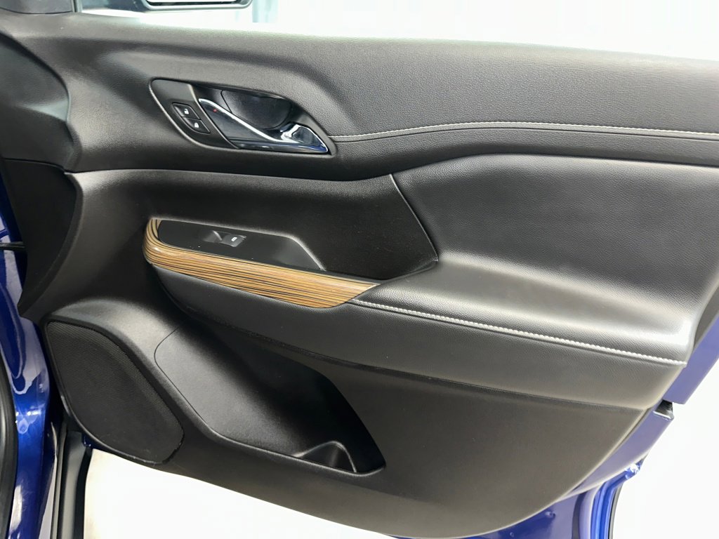 Certified 2023 GMC Acadia SLE w/ Driver Convenience Package image 32