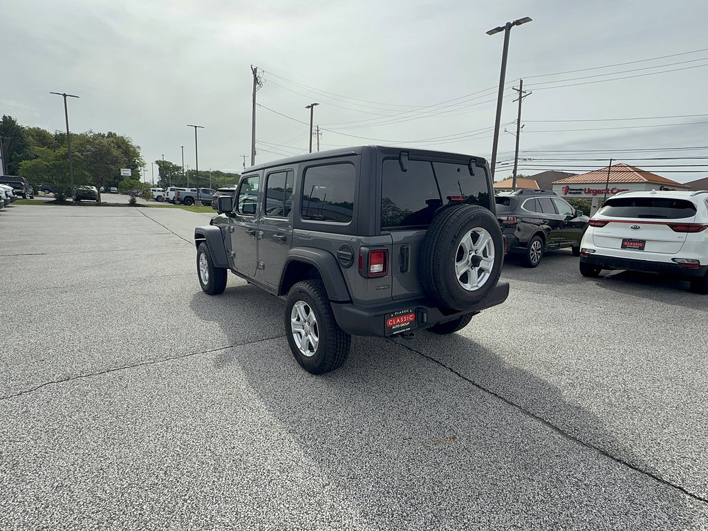 Used 2022 Jeep Wrangler Unlimited Sport AWD/4WD image 3